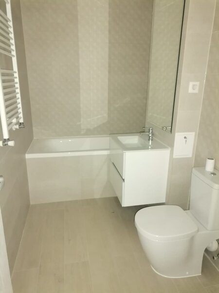 Titan, Hils, Metrou Republica, comision 0%.